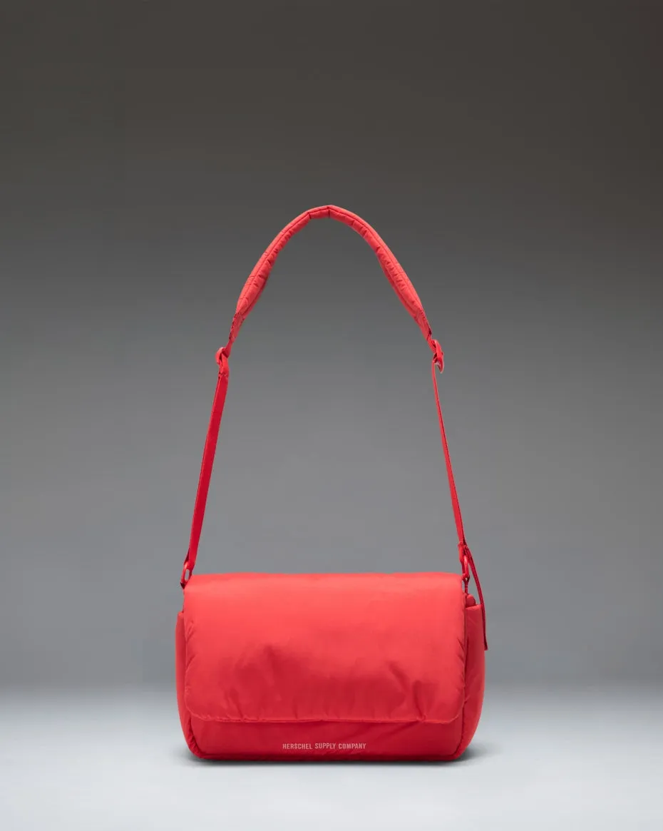 Herschel Cloudform crossbody zwart licht en gewatteerd