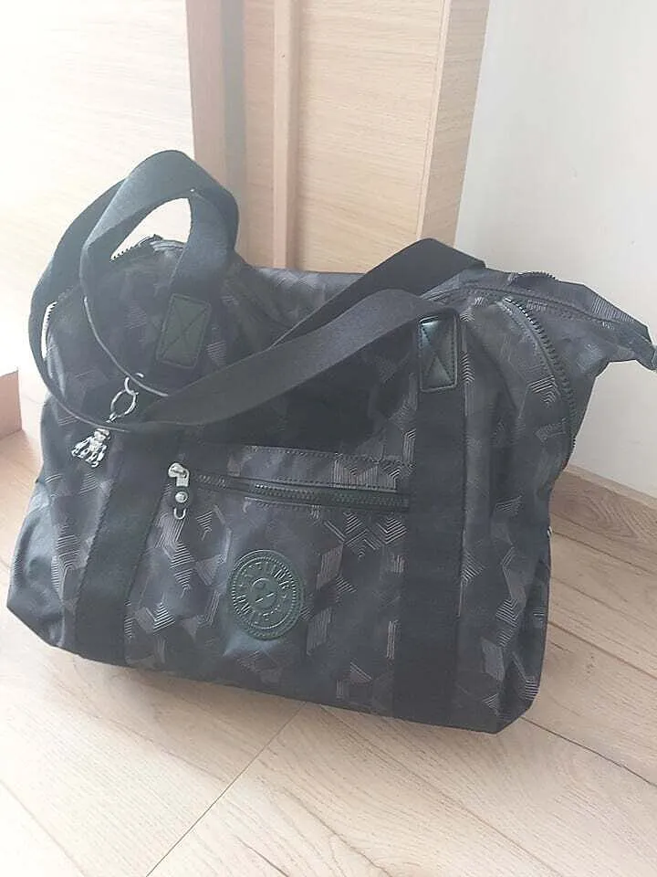 Kipling Art M draagtas Ruby Red waterafstotend