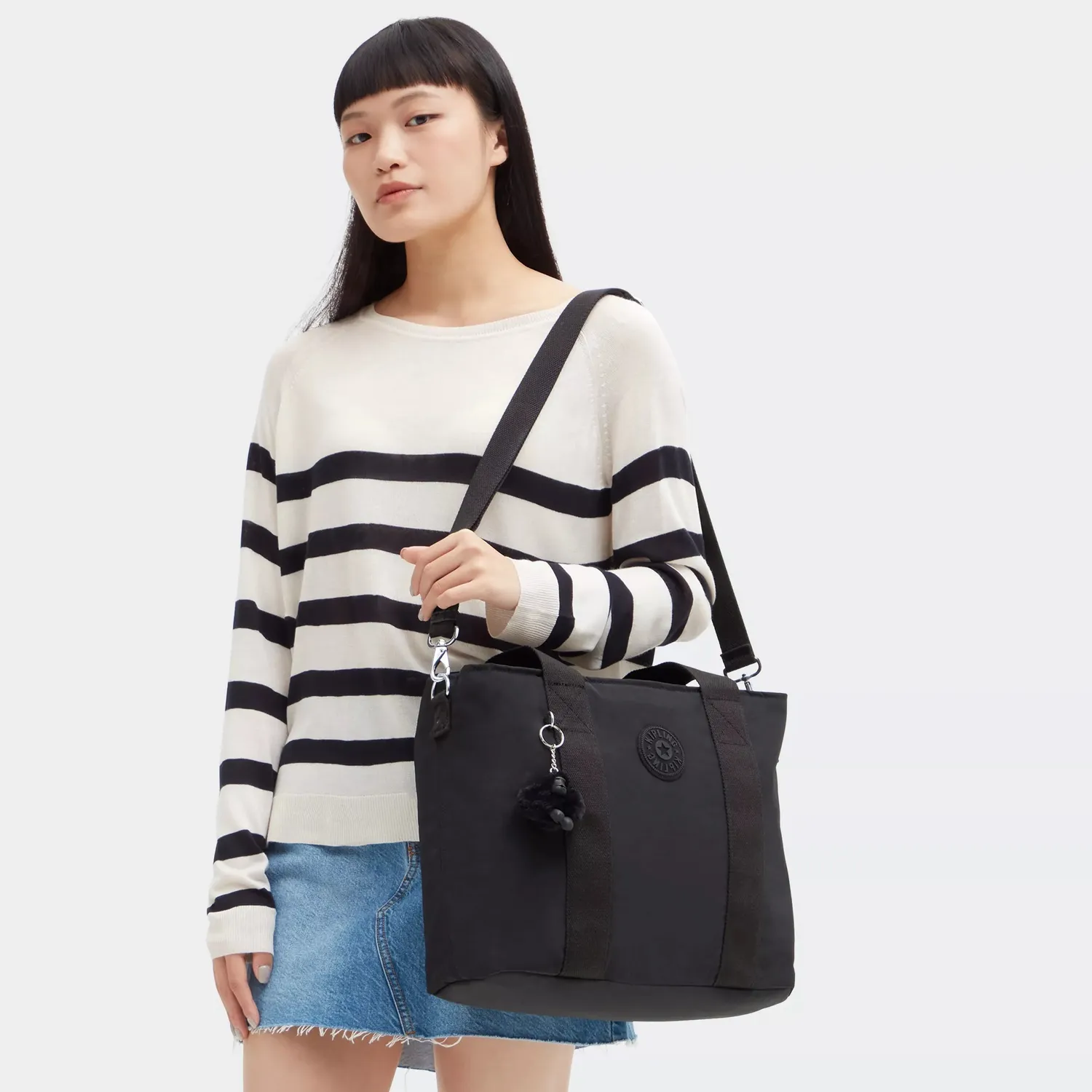 Kipling Minta L draagtas Groot Black Noir waterafstotend