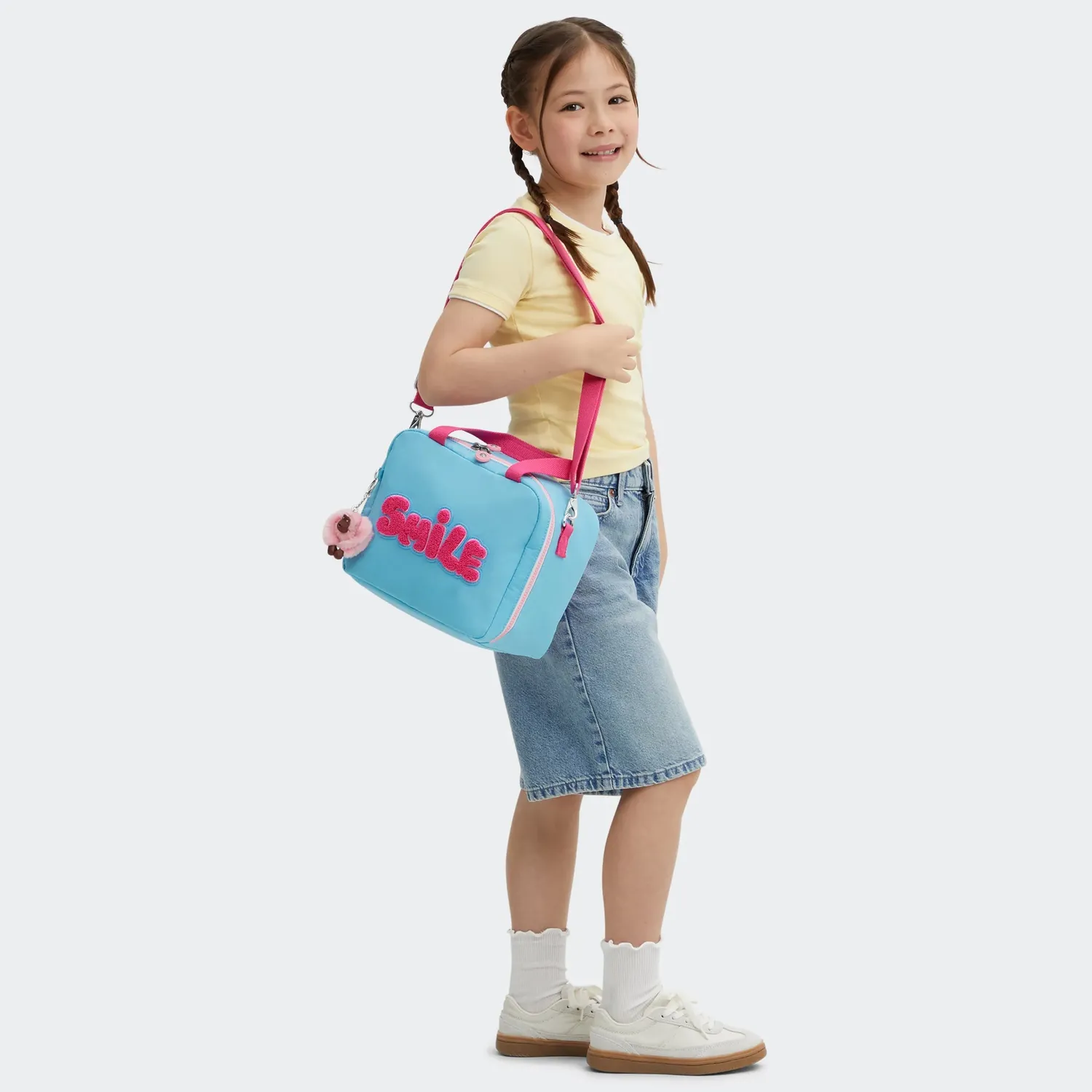 Kipling Miyo lunchtas Groot Smile Blue Block geïsoleerd