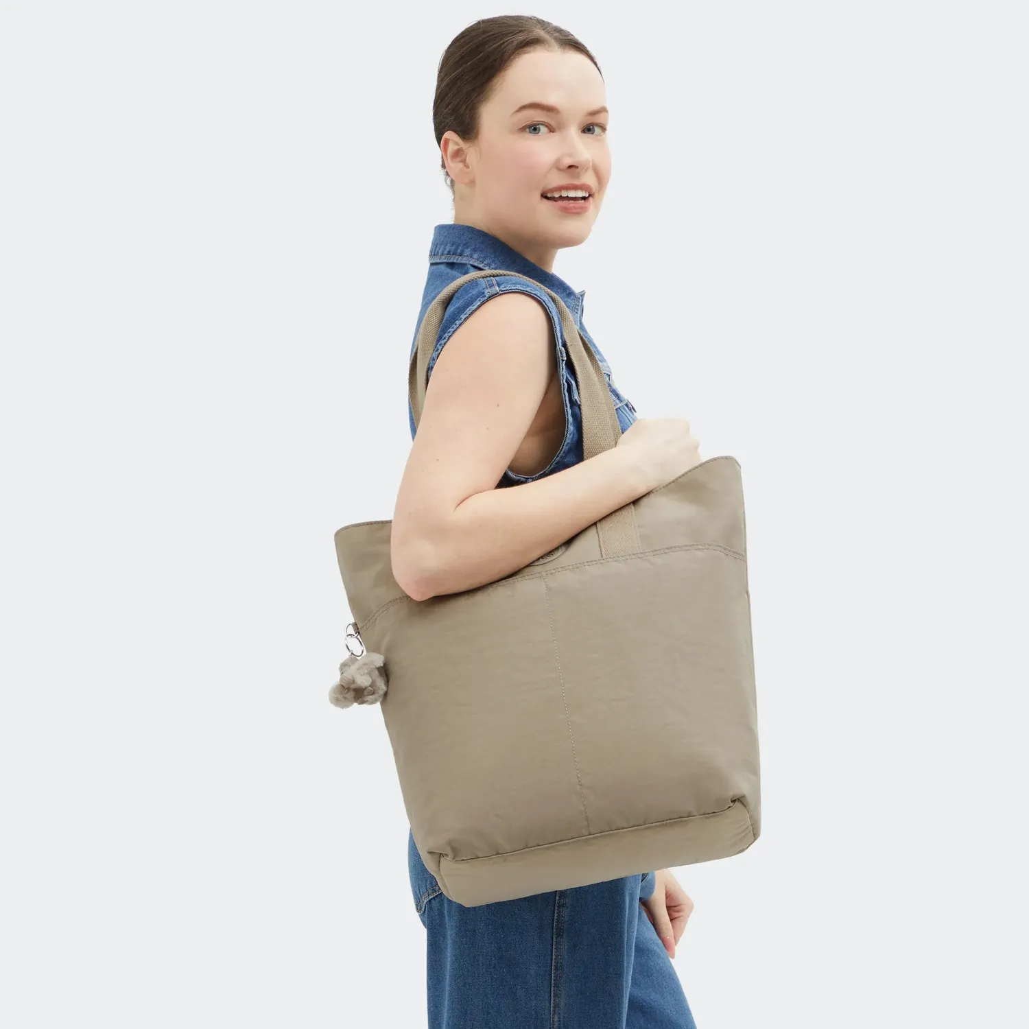 Kipling Hanifa shopper groot Soft Taupe 15 inch laptopvak