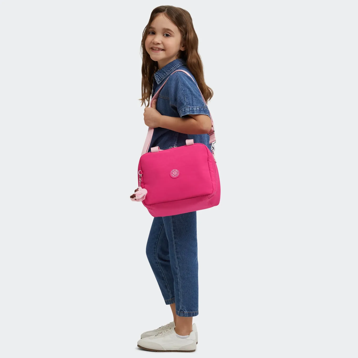 Kipling Miyo lunchtas Groot Intense Rose geïsoleerd