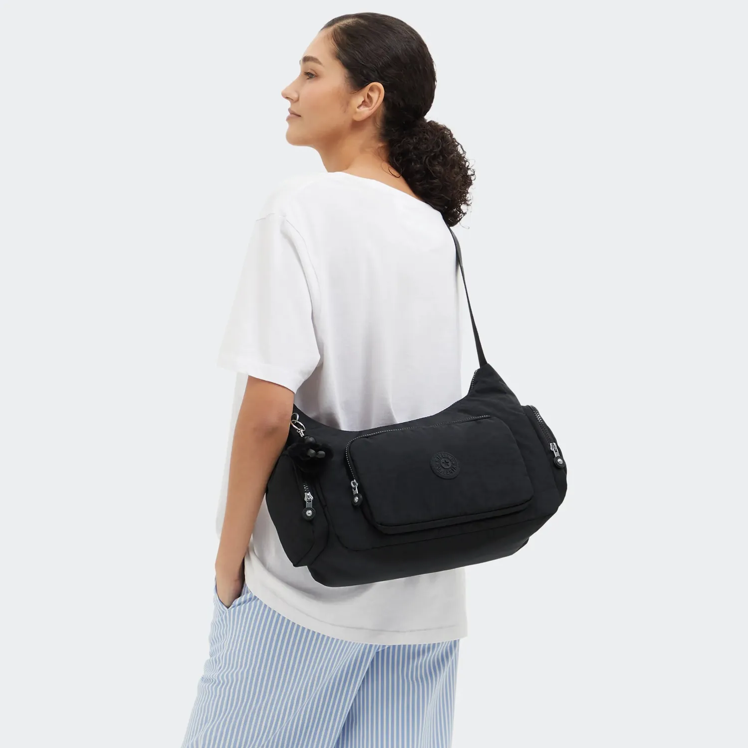 Kipling Gabbina schoudertas Black Noir medium vakindeling
