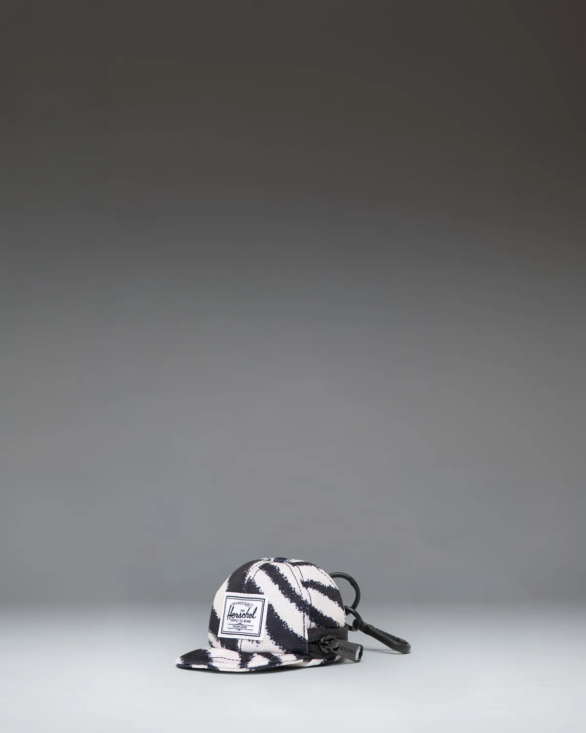 Herschel Sylas Classic Cap tashanger zwart mini petje